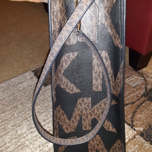 Michael Kors Kensly 🤎 - Picture 6 of 10